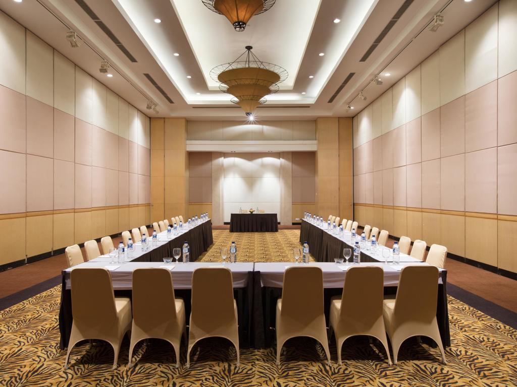 Hotel Santika Premiere Malang Ngoại thất bức ảnh