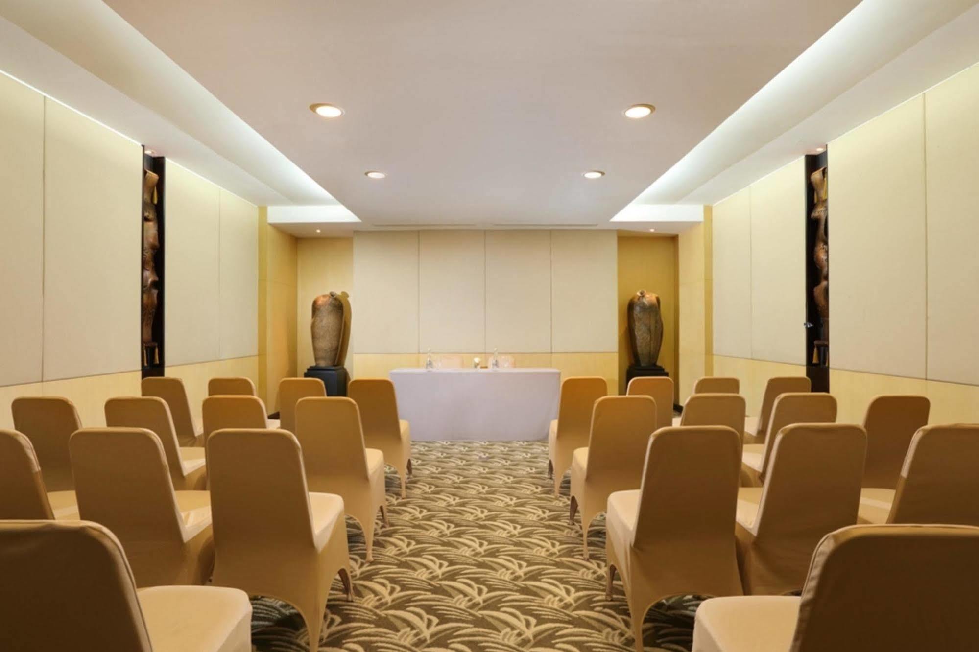 Hotel Santika Premiere Malang Ngoại thất bức ảnh