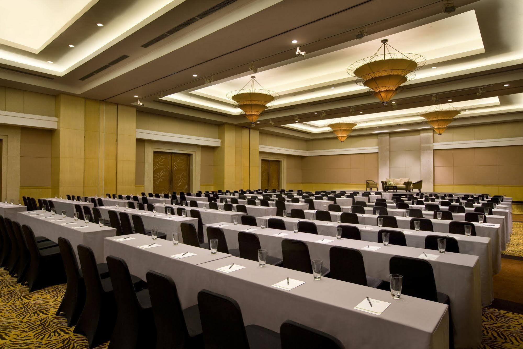 Hotel Santika Premiere Malang Ngoại thất bức ảnh